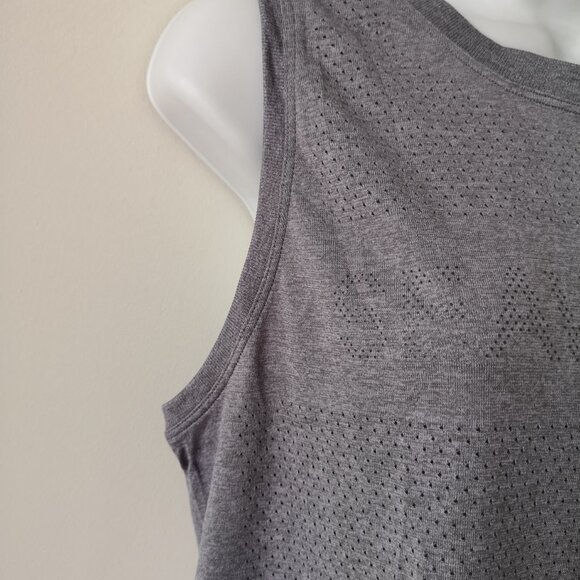 NWT LULULEMON SEAWHEEZE Grey LTWT Swiftly Breathe Crop Tank Top Size 10, 12 - Picture 4 of 10
